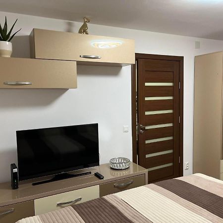 La Angi Apartment Lupeni  Екстериор снимка